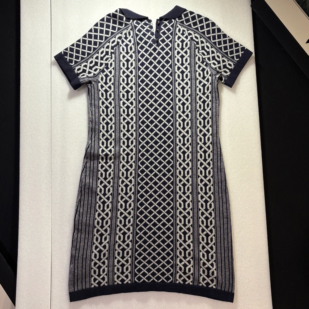 Tommy Hilfiger Blue and White Crew Neck Sheath Dress.  Great condition.  Size M